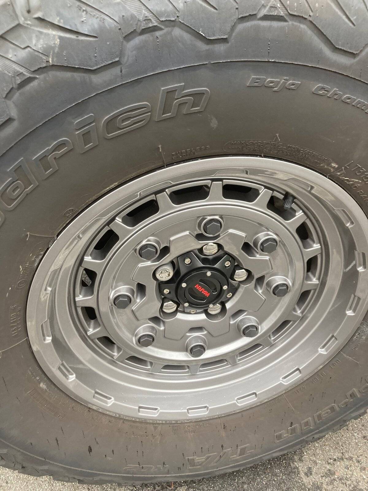 Jeep Wrangler JL 5x Warn Epic Jackhammer Wheels w/ under 500 miles 2