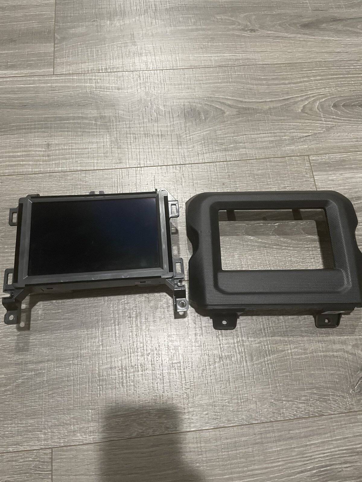 Jeep Wrangler JL 7” Uconnect w/bezel C1F2A068-3F52-4686-9F89-EE560D980930