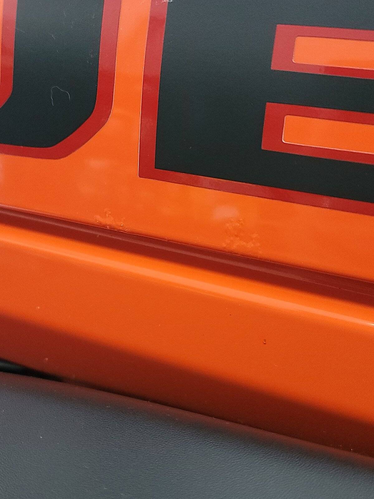 Jeep Wrangler JL Bubbles in Paint at Door Hinges 20210906_151230