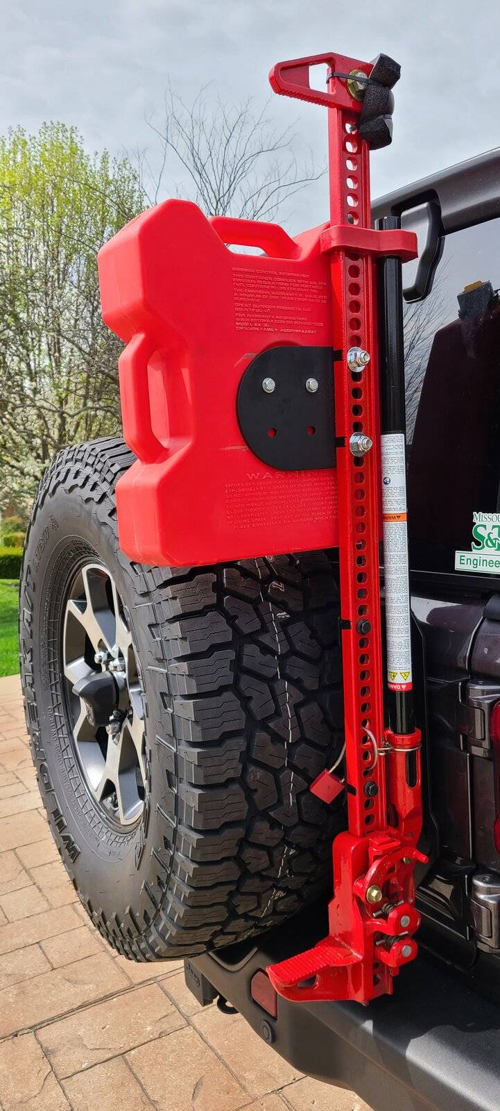 Jeep Wrangler JL carrying extra gas? 20210330_104210