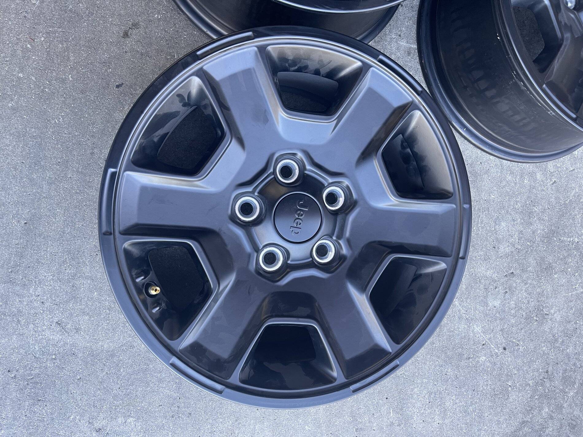 Jeep Wrangler JL 17 inch Mopar Mohave Wheels - $440 E416B1FB-5945-421A-A5AE-69ECF80BEDE5
