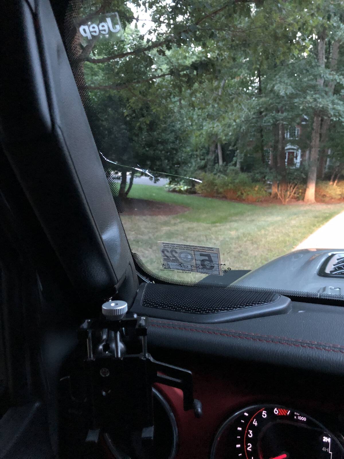 Jeep Wrangler JL Cracked Windshield Club 9FE6A3C7-0DE0-490D-BC7D-B67BEE55FA32