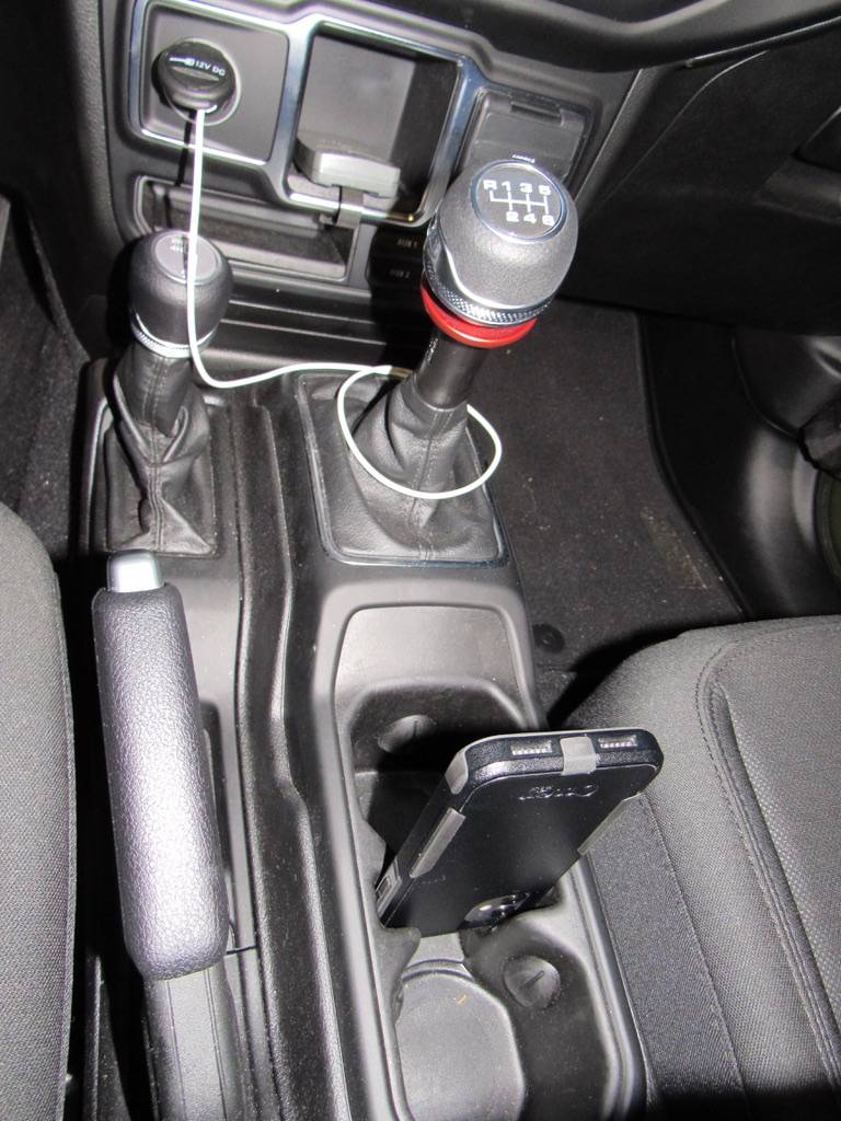 Jeep Wrangler JL Phone Holder Alternatives? D0E456D5-E113-4534-B07D-3BA94B6B9C19_1_105_c