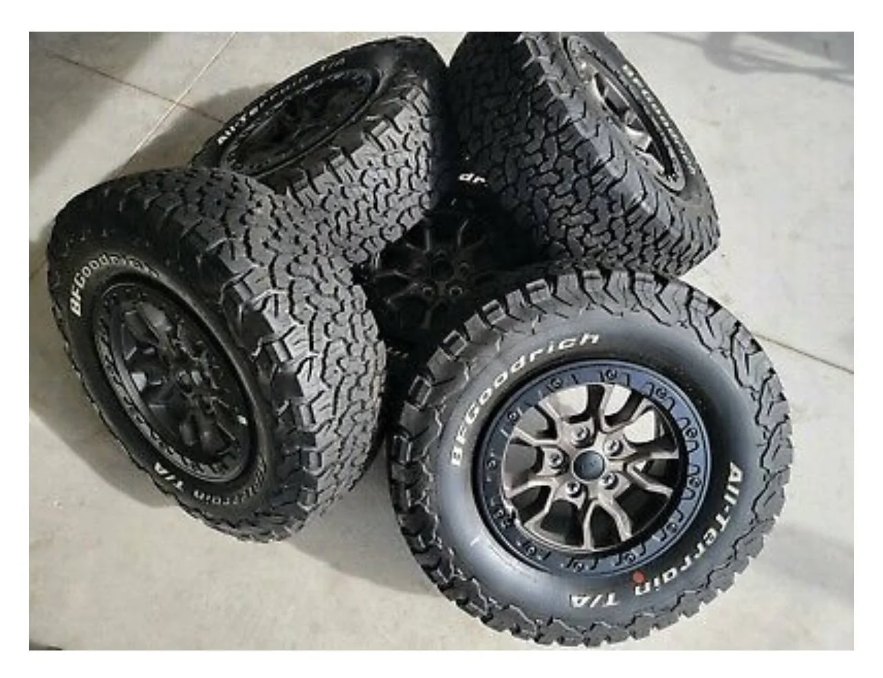 Jeep Wrangler JL Rubicon 392 Wheels / Tires (New) 47139823-85C1-4E62-9344-A8098C2C302C