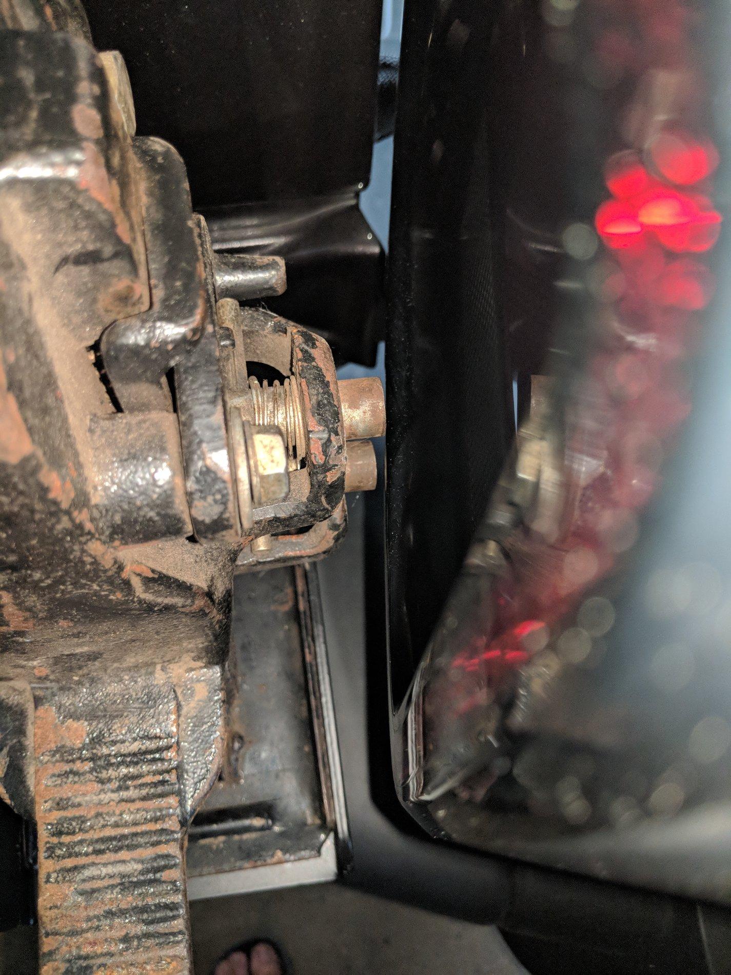 Jeep Wrangler JL RT Off Road tailgate HiLift mount IMG_20180602_183243