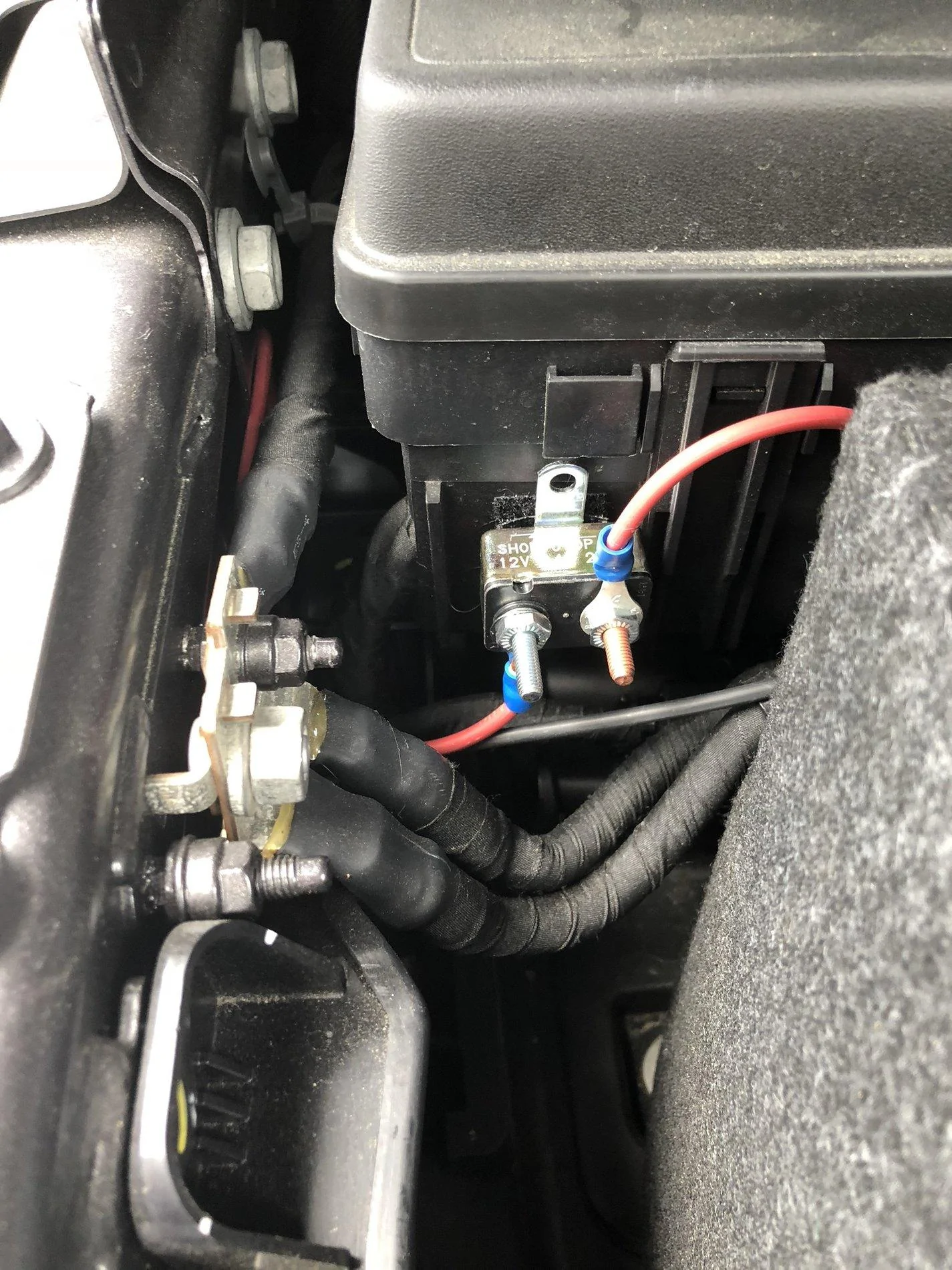 Jeep Wrangler JL Mopar Tow Harness Install 0C359AC3-9EFE-4223-9BD5-916BD7A57997