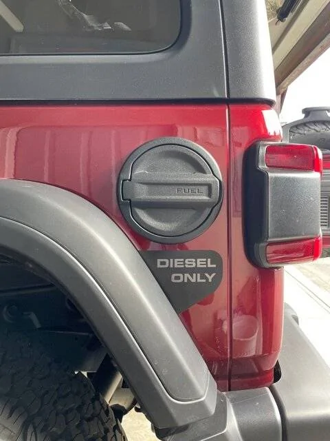 Jeep Wrangler JL Got a new diesel decal 75A815EB-C021-4703-97B2-074179288F24