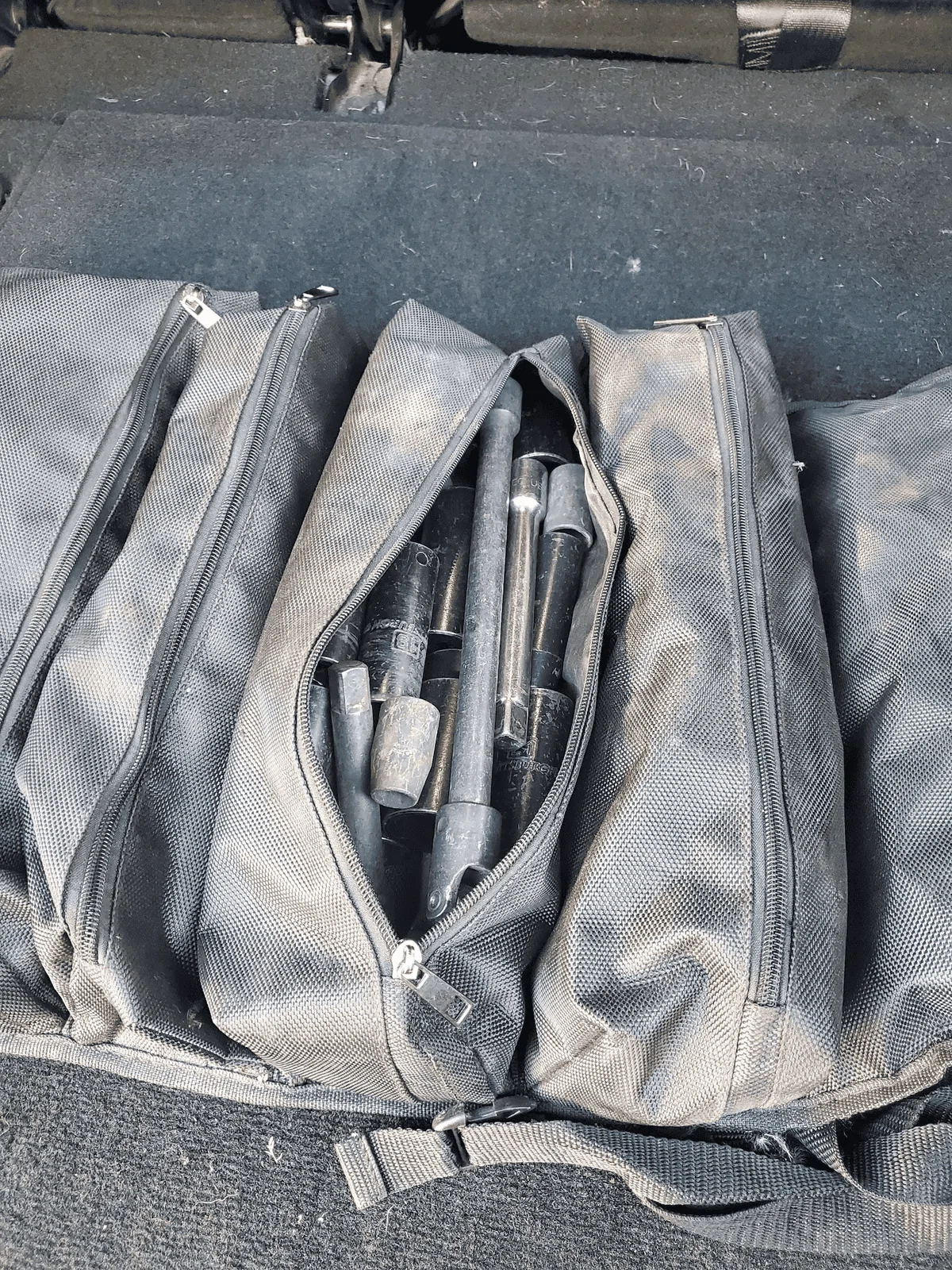 Jeep Wrangler JL What is a good tool bag? 1631933152828