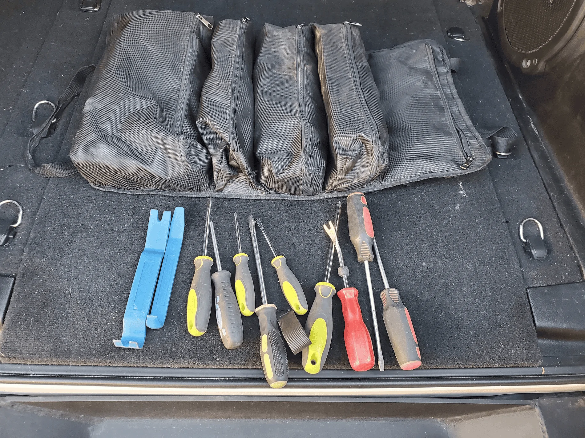 Jeep Wrangler JL What is a good tool bag? 1631933258741