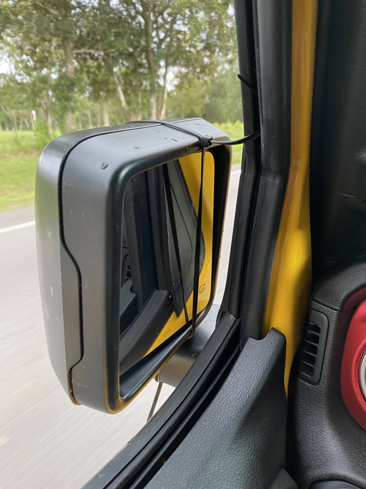Jeep Wrangler JL Driver side mirror problem/repair 5BF5BBE8-2DE7-4541-BD93-DFCFEC2543A2