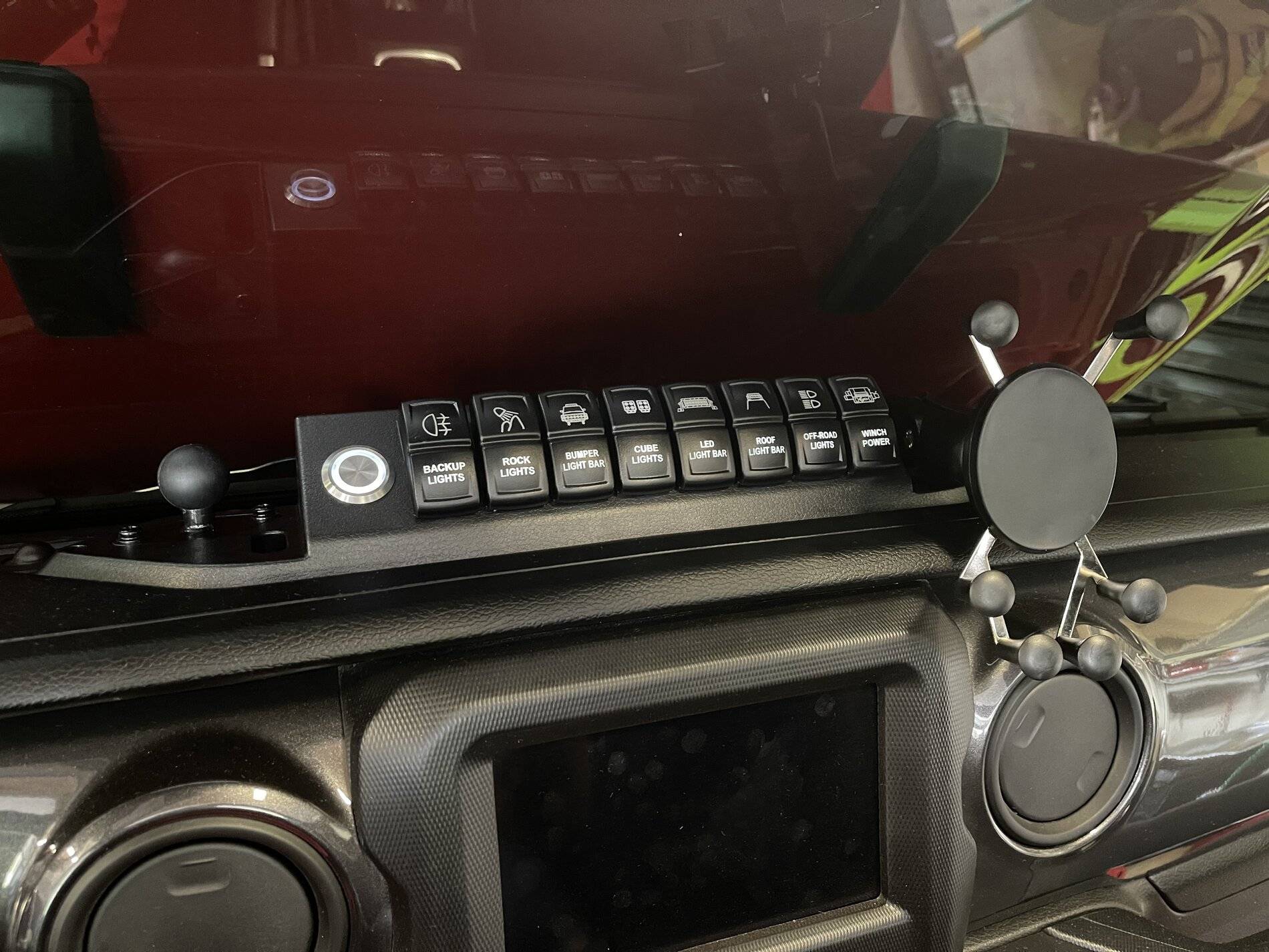 Jeep Wrangler JL VoSwitch JL200 install/ reverse lights DF135B89-6FED-4733-B112-B68AB17A415A