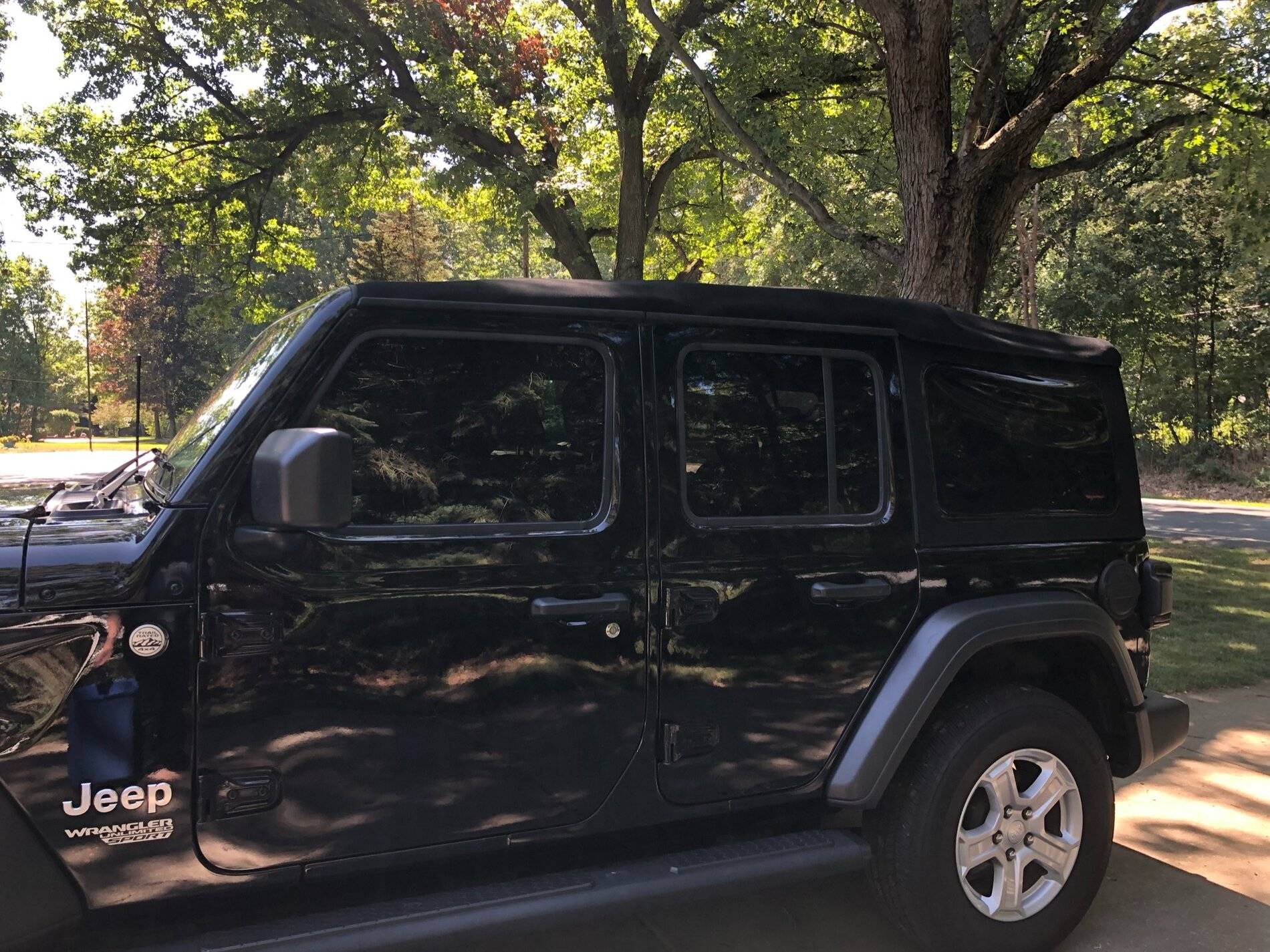 Jeep Wrangler JL WTS: JLU Premium Soft Top - 2019 033AD8AC-B038-45F1-BA8D-10ABB8D7C009