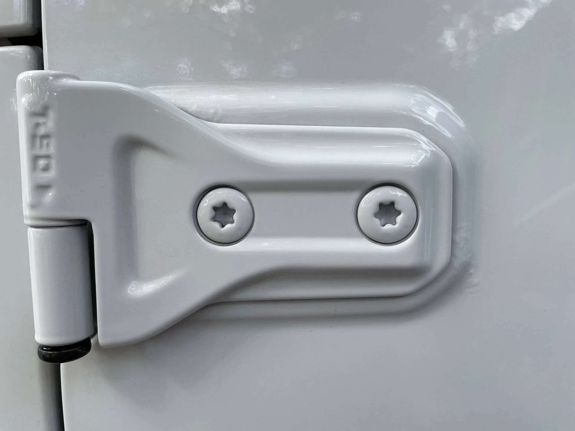 Jeep Wrangler JL Bubbling paint around door hinges B1A408F5-B756-4E98-A1D9-4A9E4A9A43F0