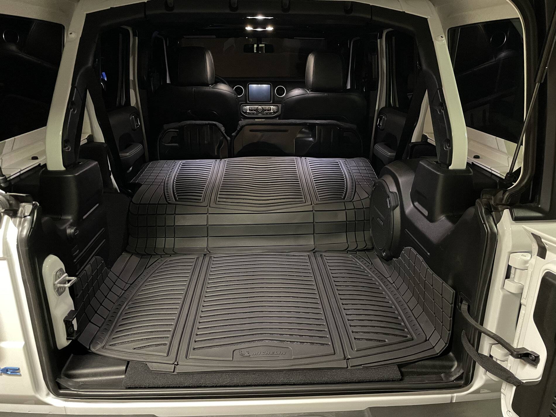 Jeep Wrangler JL 4xe custom rear trunk mat 56FB6FFC-FA43-4520-B461-DE4234D8DF9F