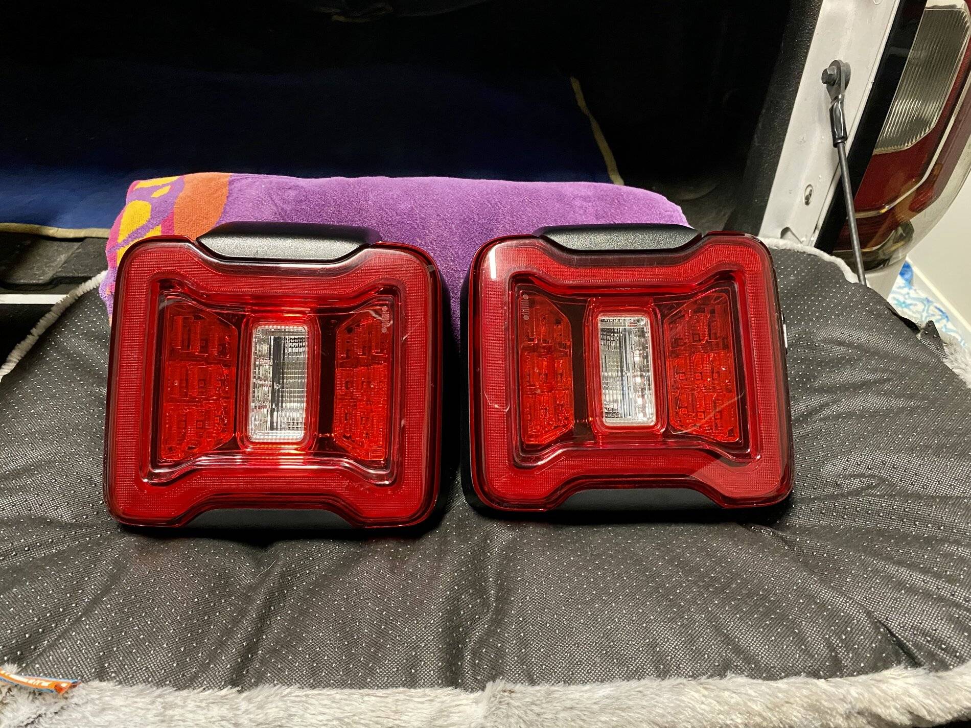 Jeep Wrangler JL OEM LED Tail Lights E80C1644-95BF-4F3A-A576-E0B9C1A77D13