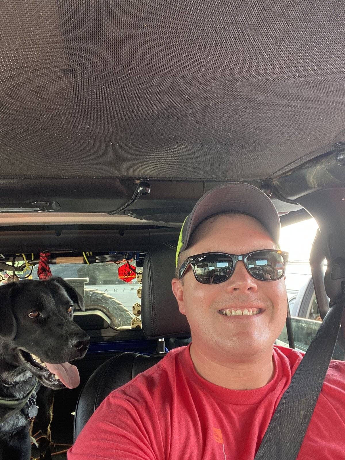 Jeep Wrangler JL Camping with dog 168F4A8F-4CC0-489C-9637-9C266B2AF0AC