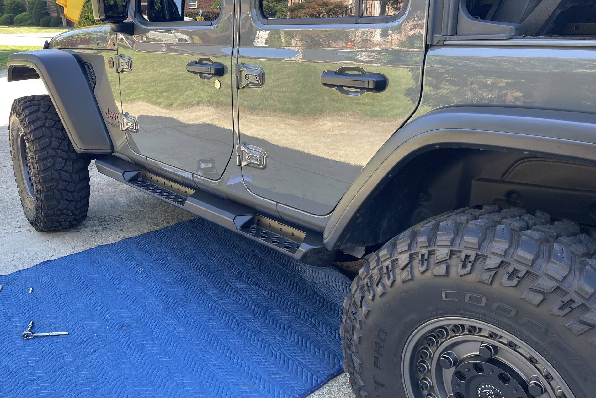 Jeep Wrangler JL Sliders or Steps E5086F06-1F67-4889-80EB-E4B747903121