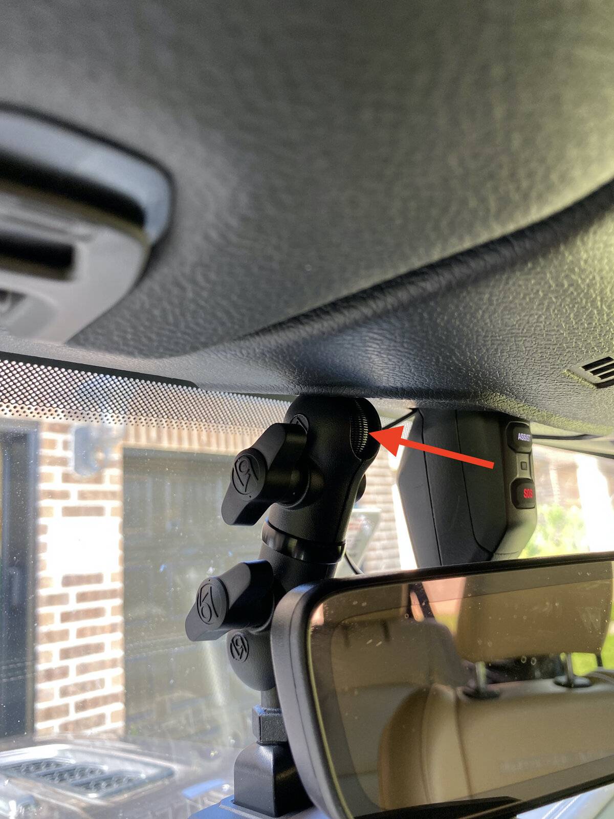 Jeep Wrangler JL Anyone install ball mount above mirror? IMG_3626