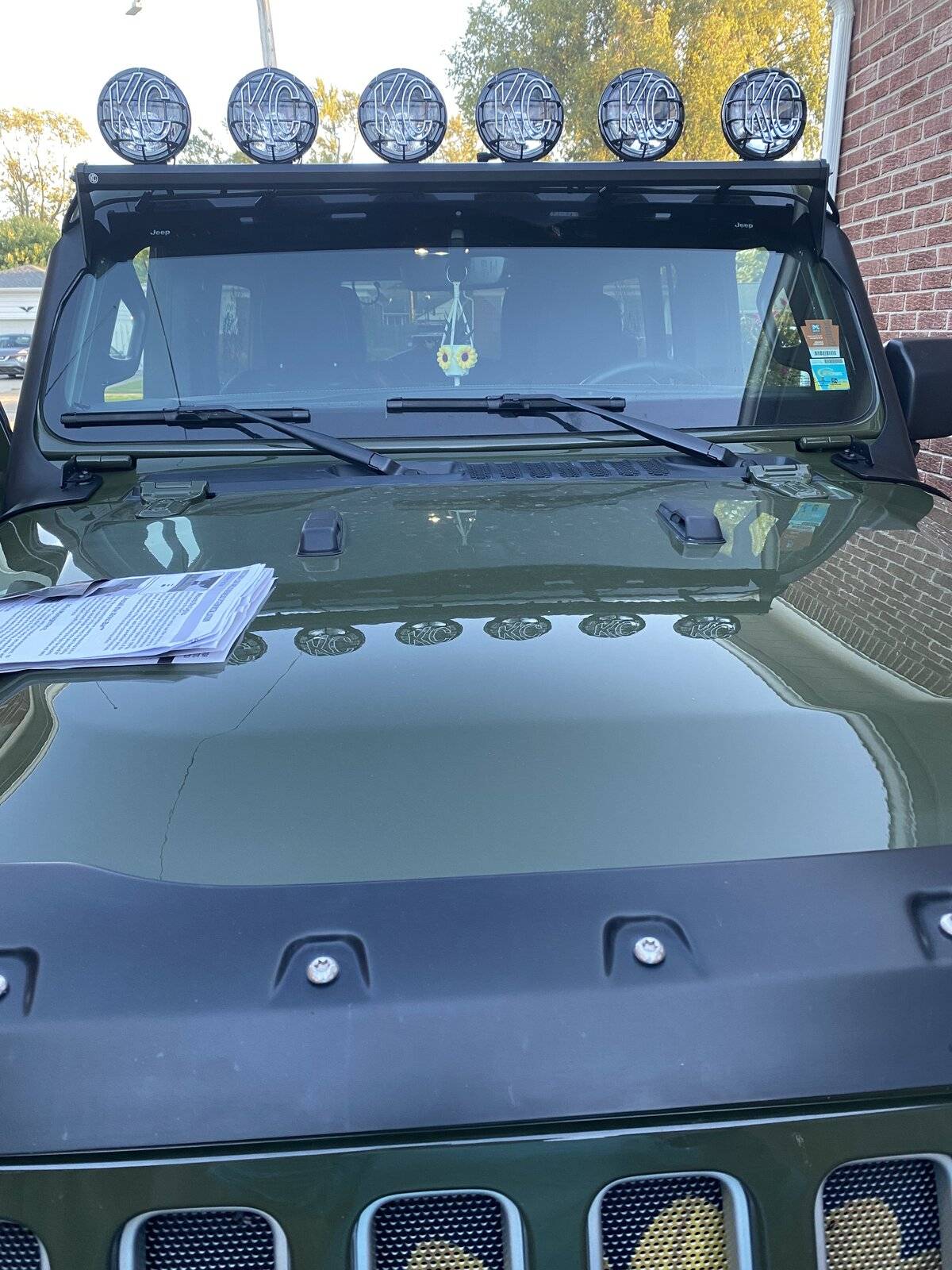 Jeep Wrangler JL Installing KC slim light LED-6 on Xross light bar 8E9DDC5E-48B9-41E7-9BE4-70D393485F7B