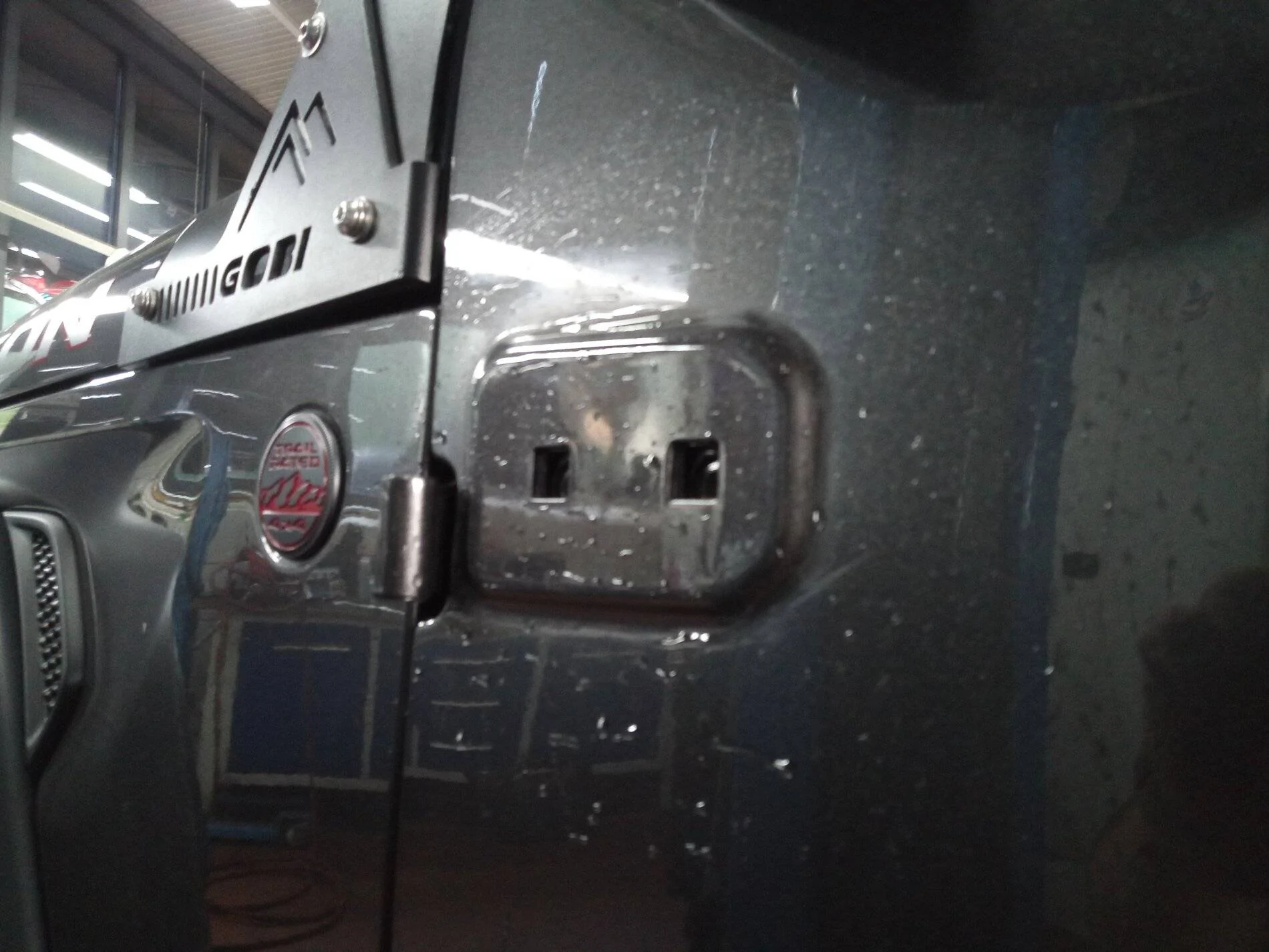 Jeep Wrangler JL Bubbles in Paint at Door Hinges IMG_20211001_143530_995