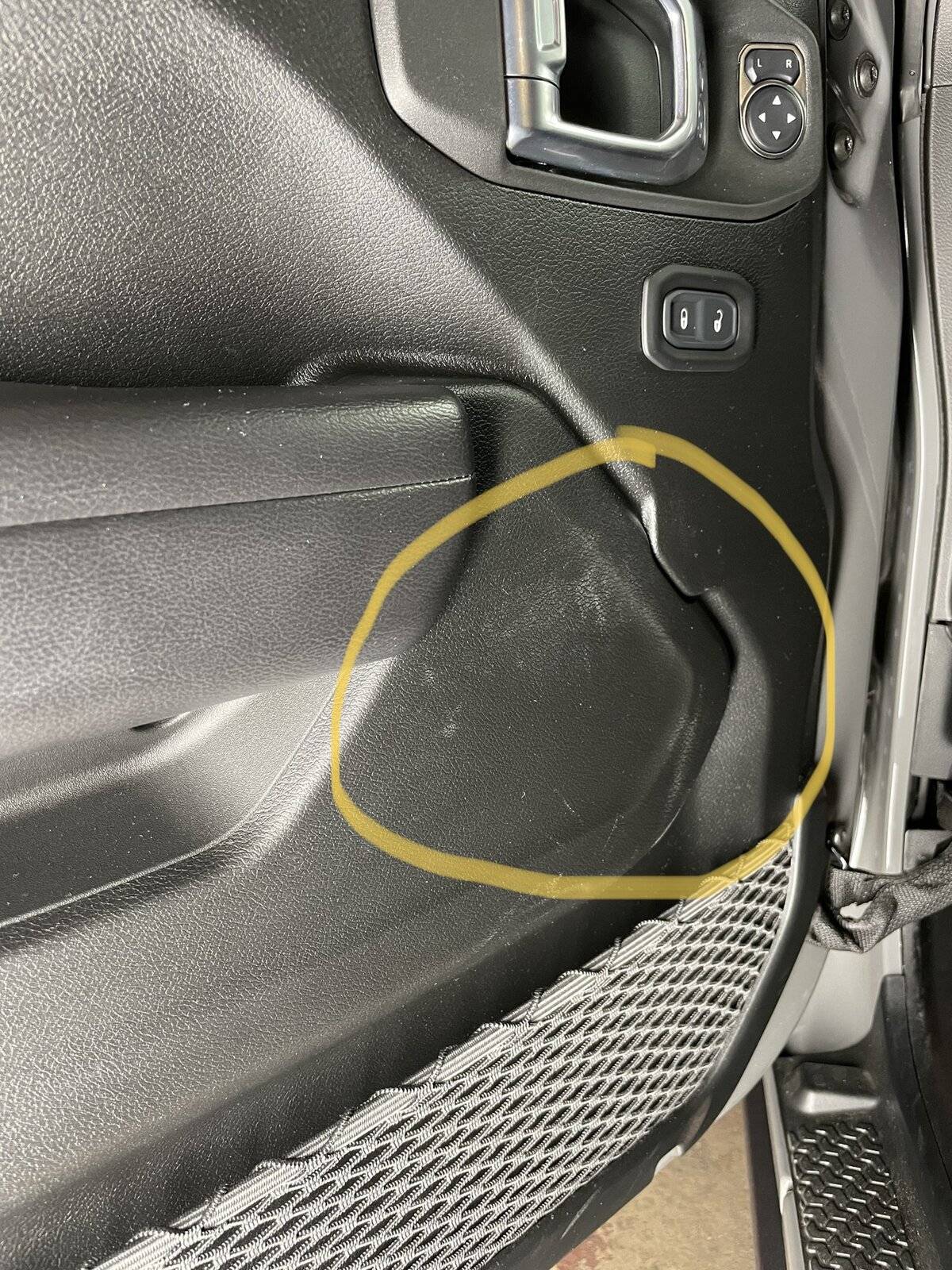 Jeep Wrangler JL Door panel streaks/marks CBBBBFC0-EDF1-415E-B7C0-95CE0E9D862B