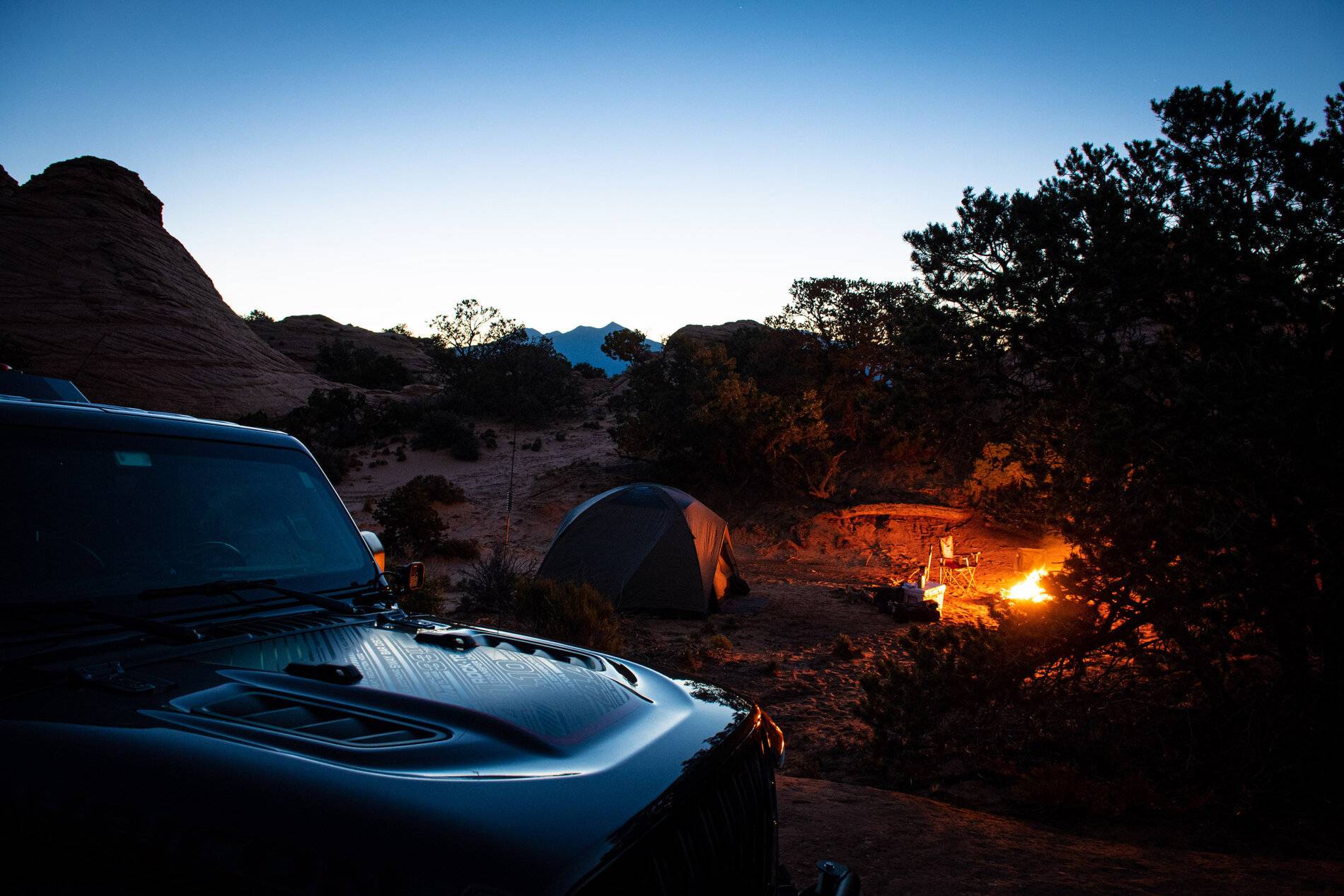 Jeep Wrangler JL Rubi Recon Predawn Hoodshot