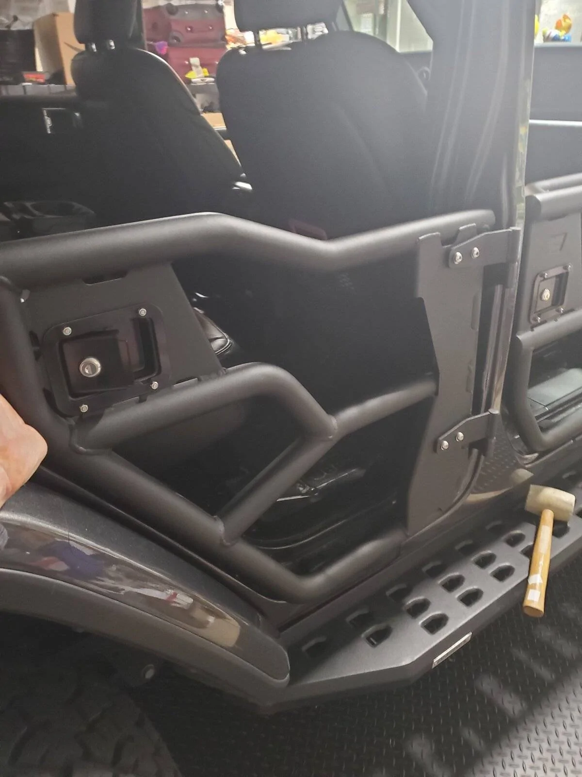 Jeep Wrangler JL Need door help immediately! SOLVED! THX 20211008_121433