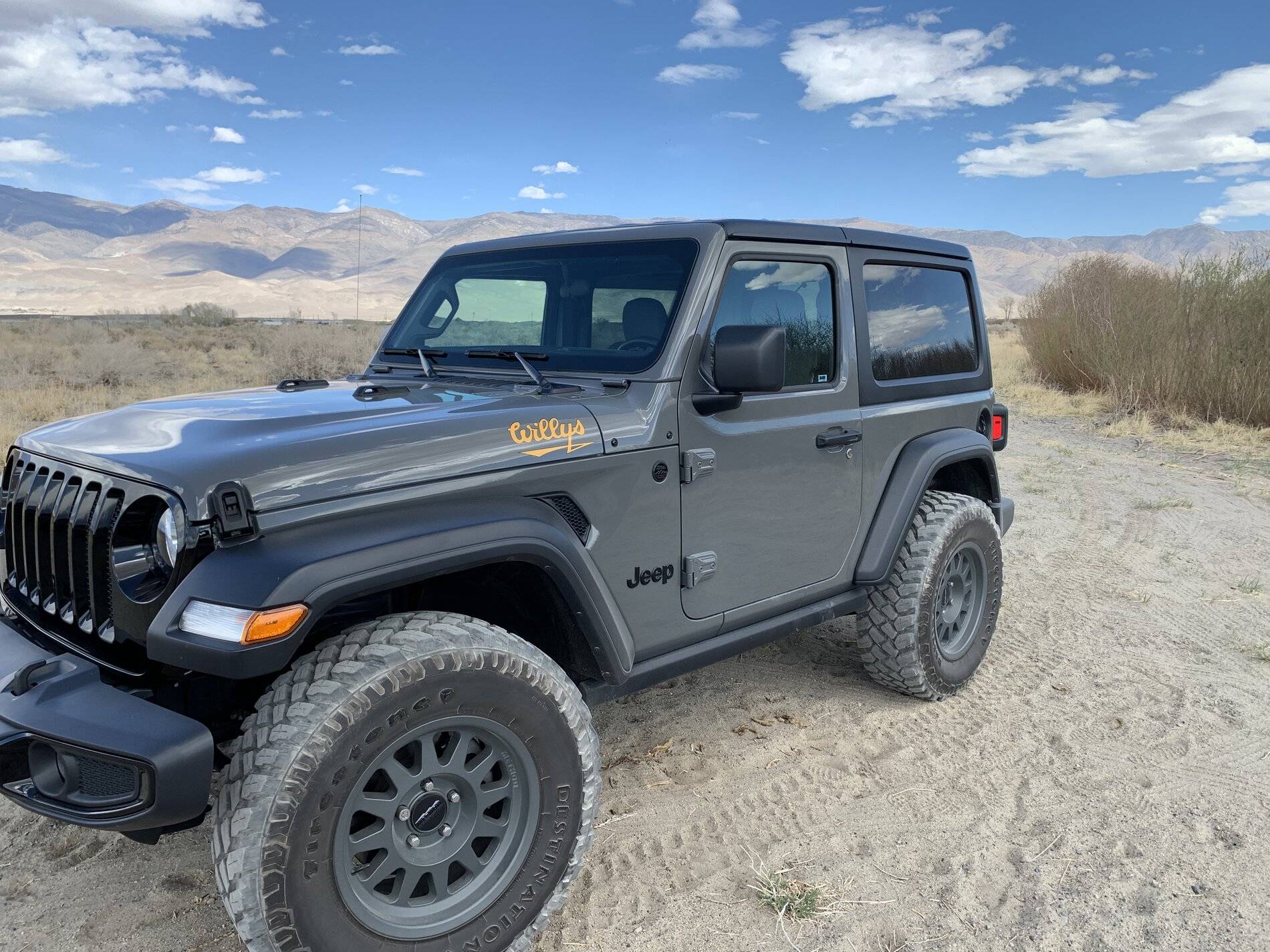 Jeep Wrangler JL Sting Gray vs New Earl Gray EEB966EF-FFFB-4E39-83DE-8ADF79B7C2FD
