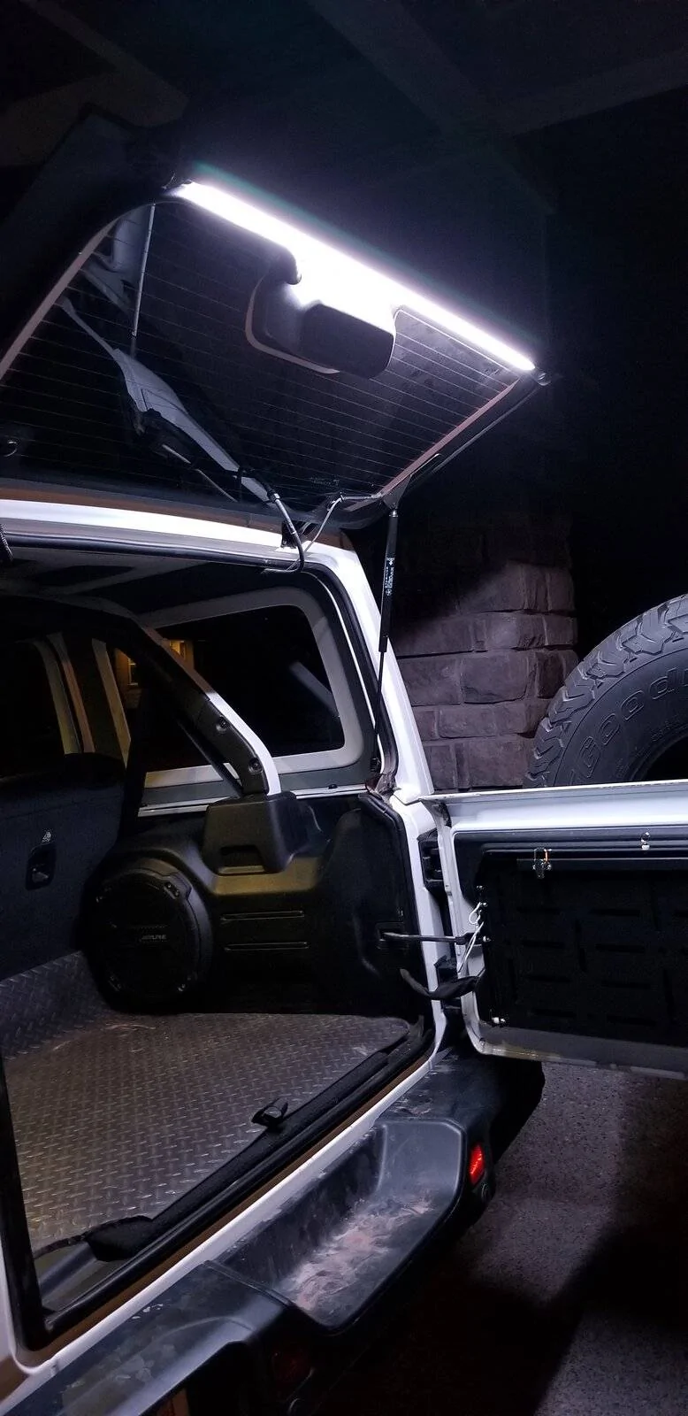 Jeep Wrangler JL Rear cab lighting ideas 20210921_222347