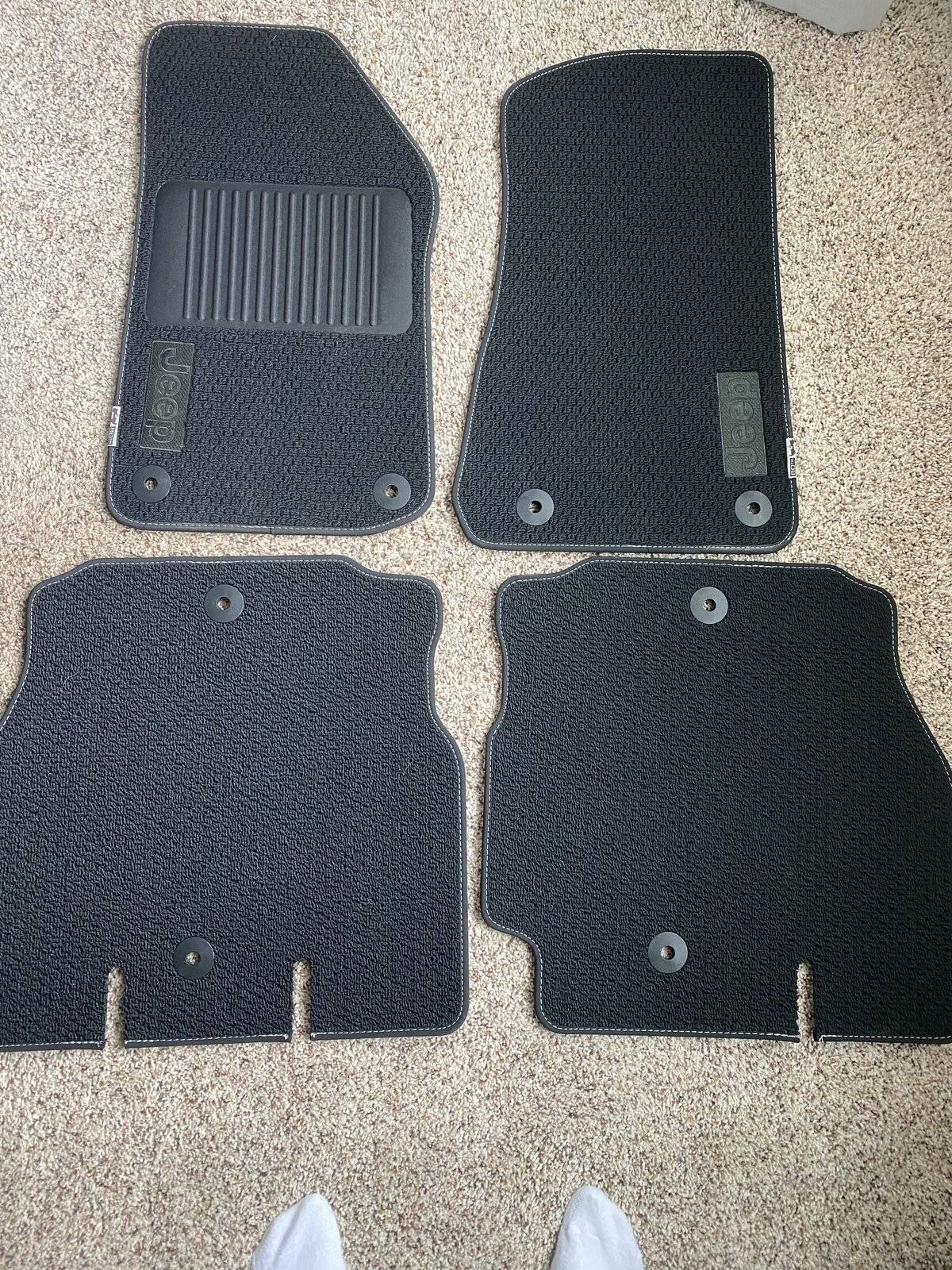 Jeep Wrangler JL New 80th floor mats JLU 6D24CDE9-3AA3-408C-80CA-982837ECCE5A