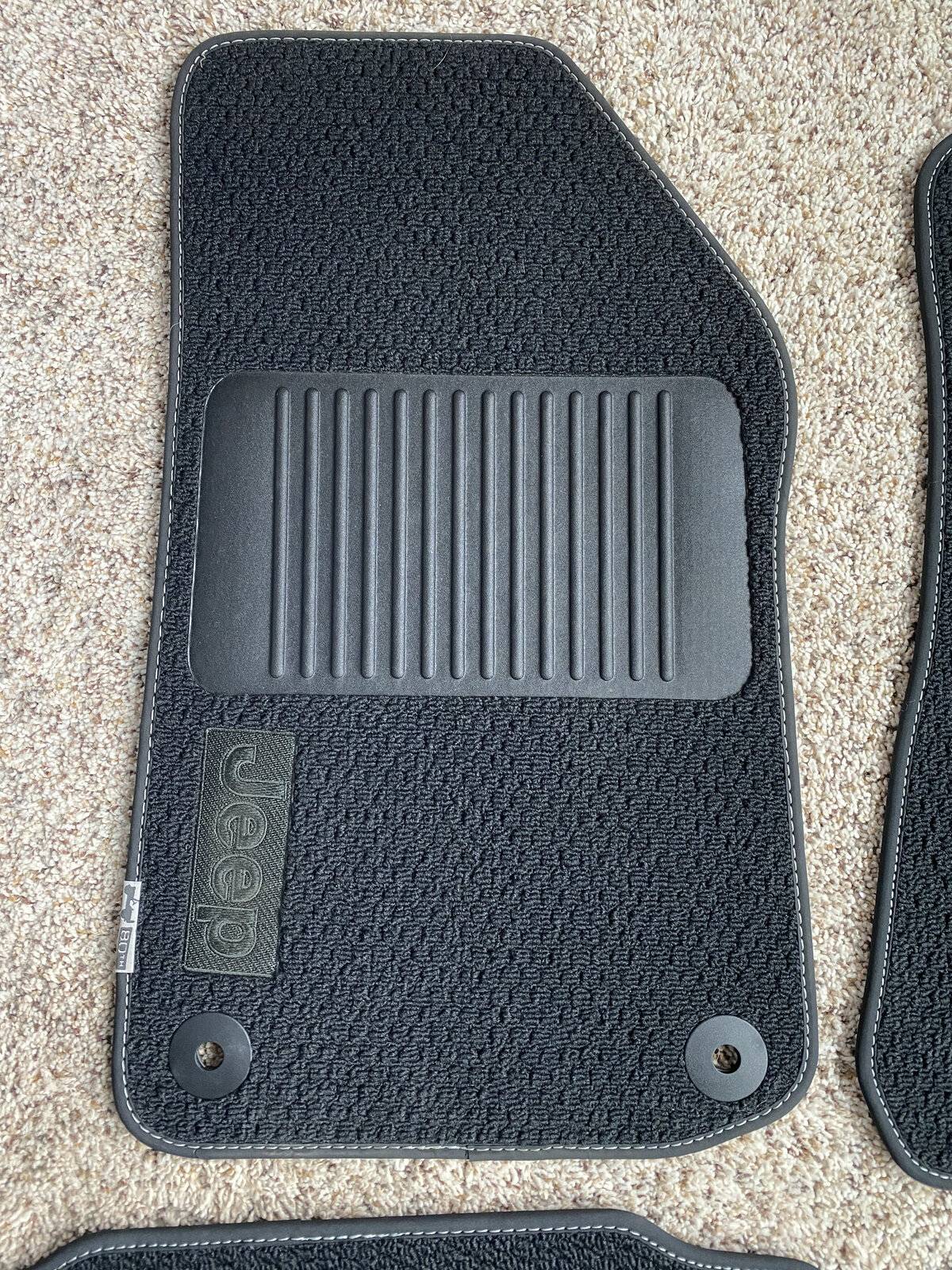 Jeep Wrangler JL New 80th floor mats JLU 99CBB582-40F3-49B8-BC91-45670CC3F9B9