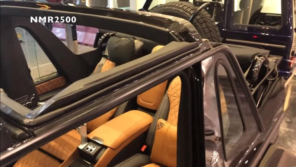 Jeep Wrangler JL Water streaming into cabin when opening door p_887nspfo1