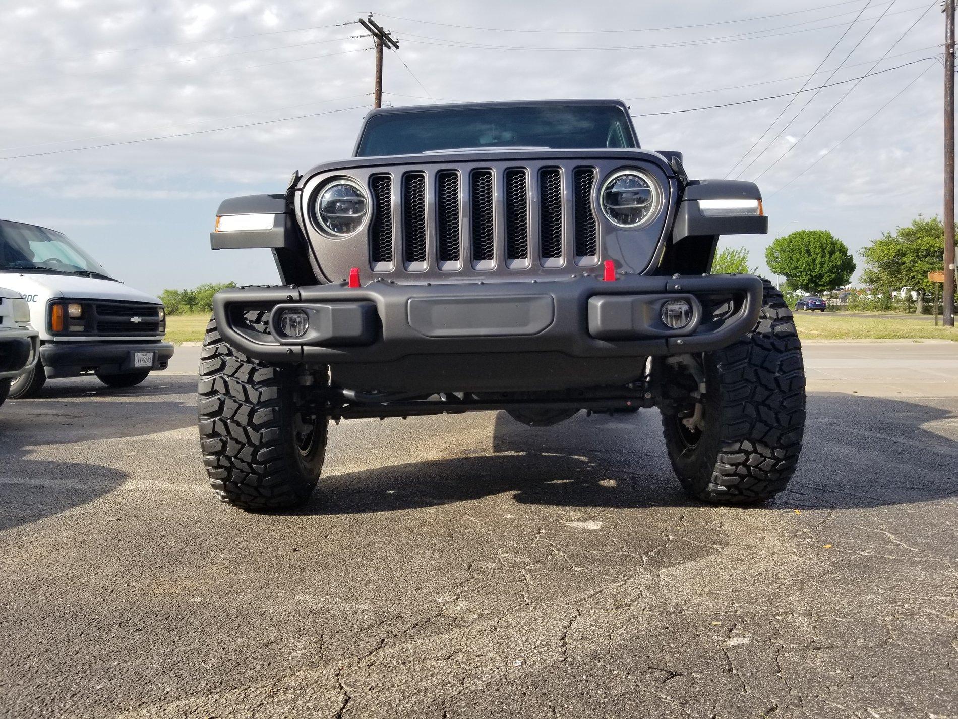 Jeep Wrangler JL Front axle off center 20180604_175030