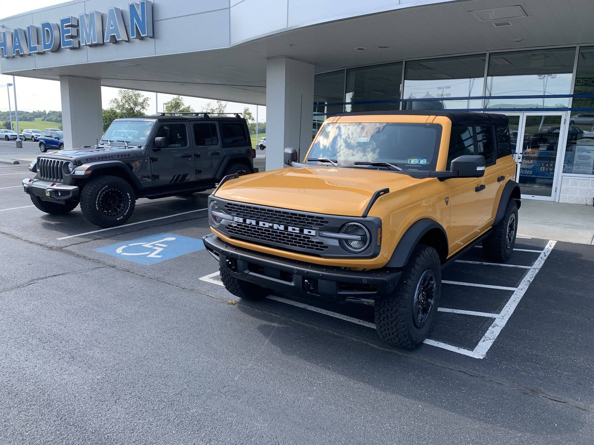 Jeep Wrangler JL The new Bronco is UGLY 8D924D60-174D-466F-9D7E-A2870BE3D851