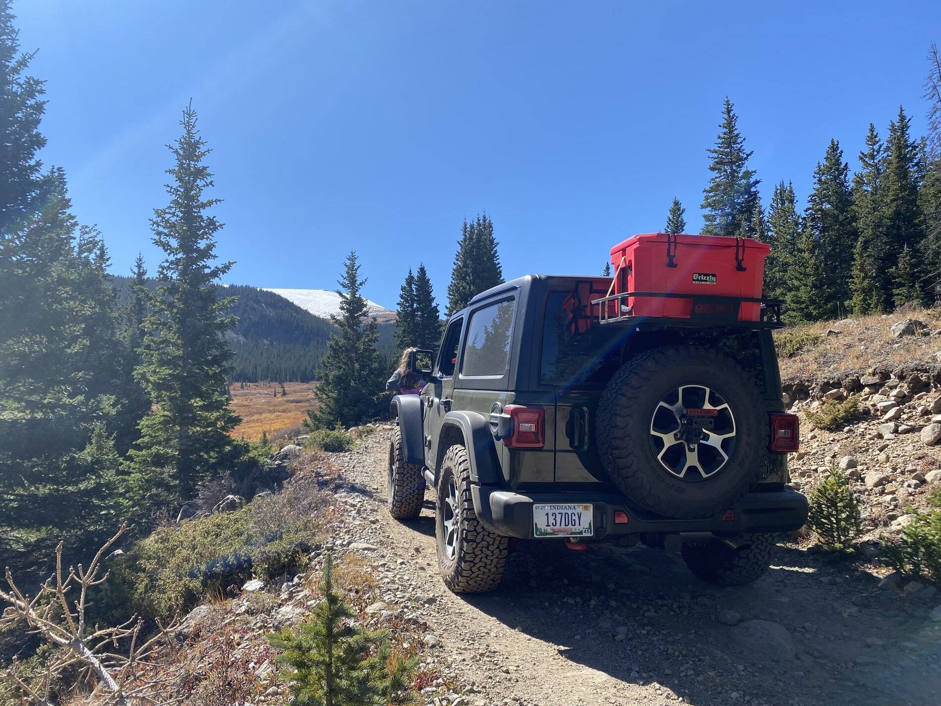 Jeep Wrangler JL Rear tire cargo rack IMG_4049