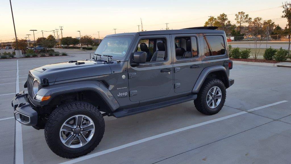 Jeep Wrangler JL Tires and Rims 2019 JUL Sahara 