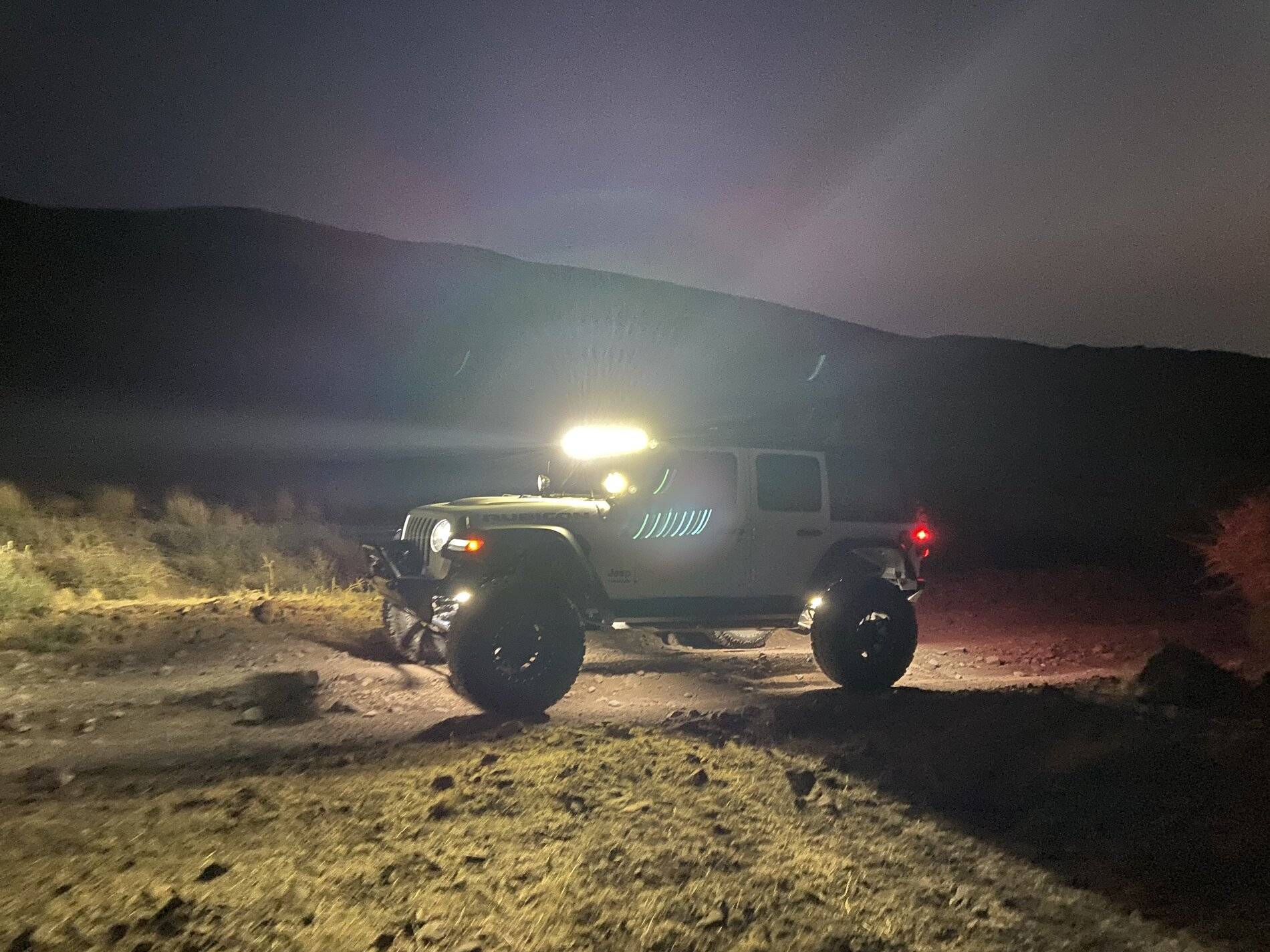 Jeep Wrangler JL Lightbars: Over windshield vs. hood mounts 6FE36D09-0623-4BC7-B864-92729D26EDC9
