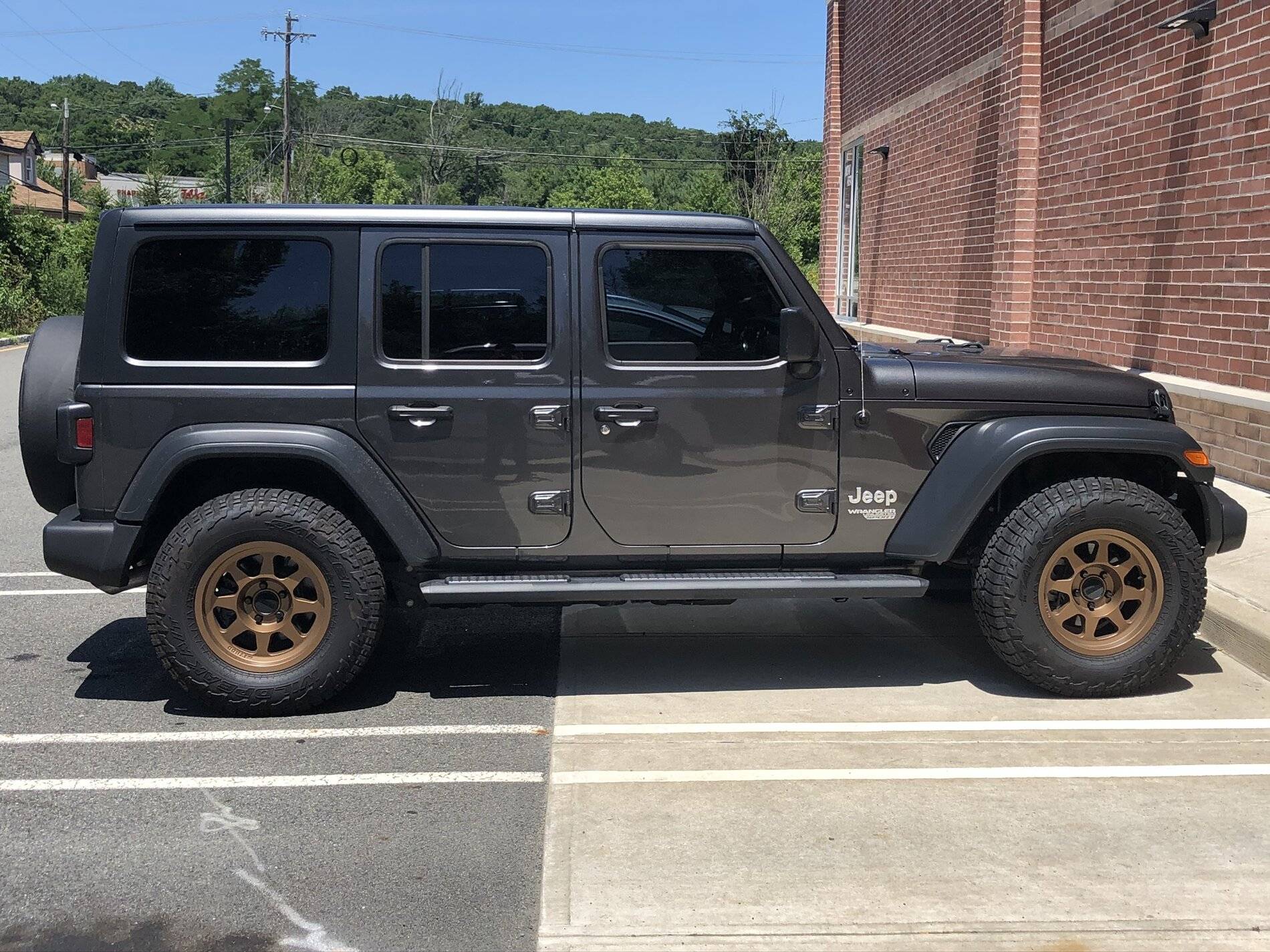 Jeep Wrangler JL Method Race wheels for sale 9269DE1D-9939-4F41-BBC2-510DA1D32315