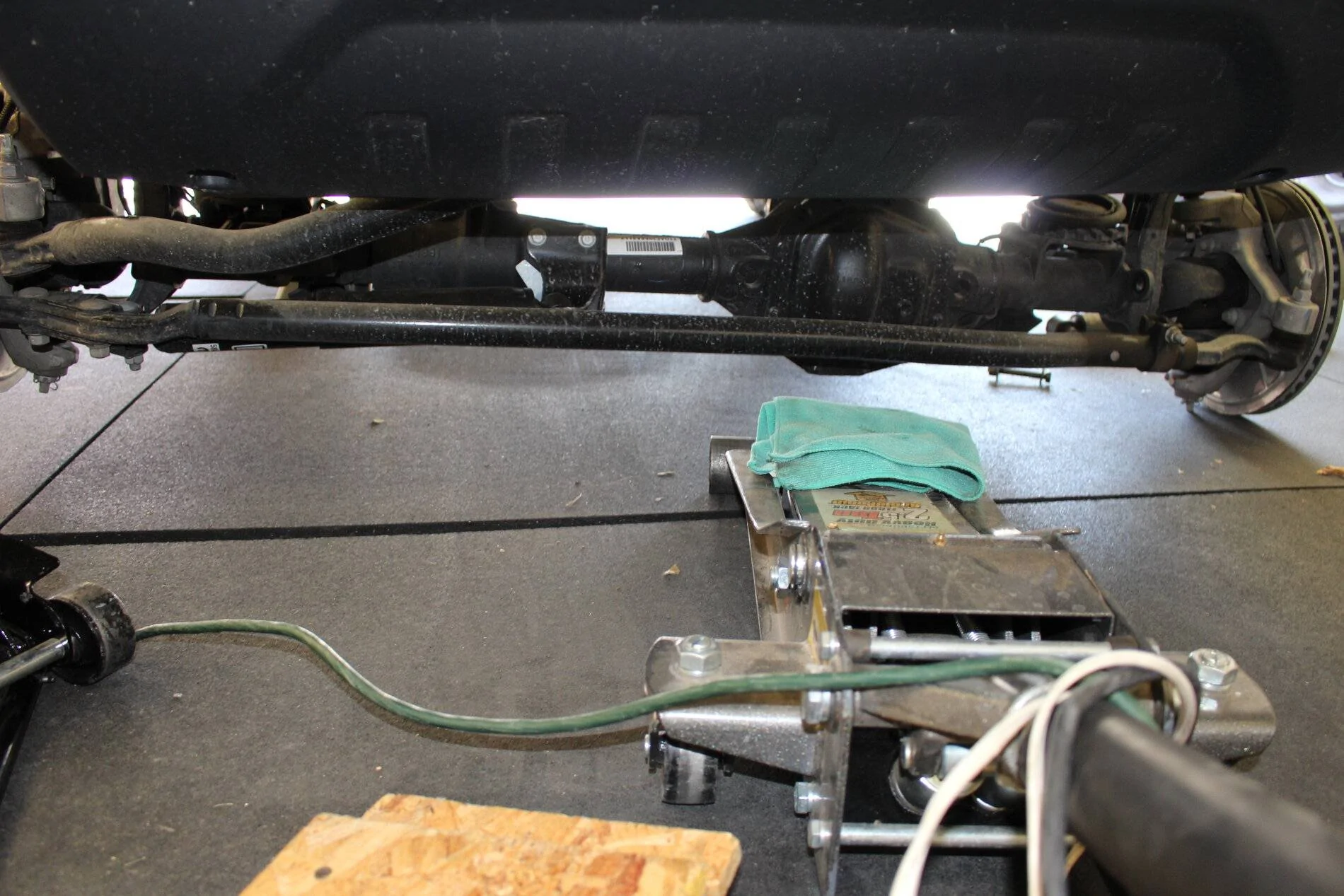 Jeep Wrangler JL Floor Jack for Installing Lift IMG_0247
