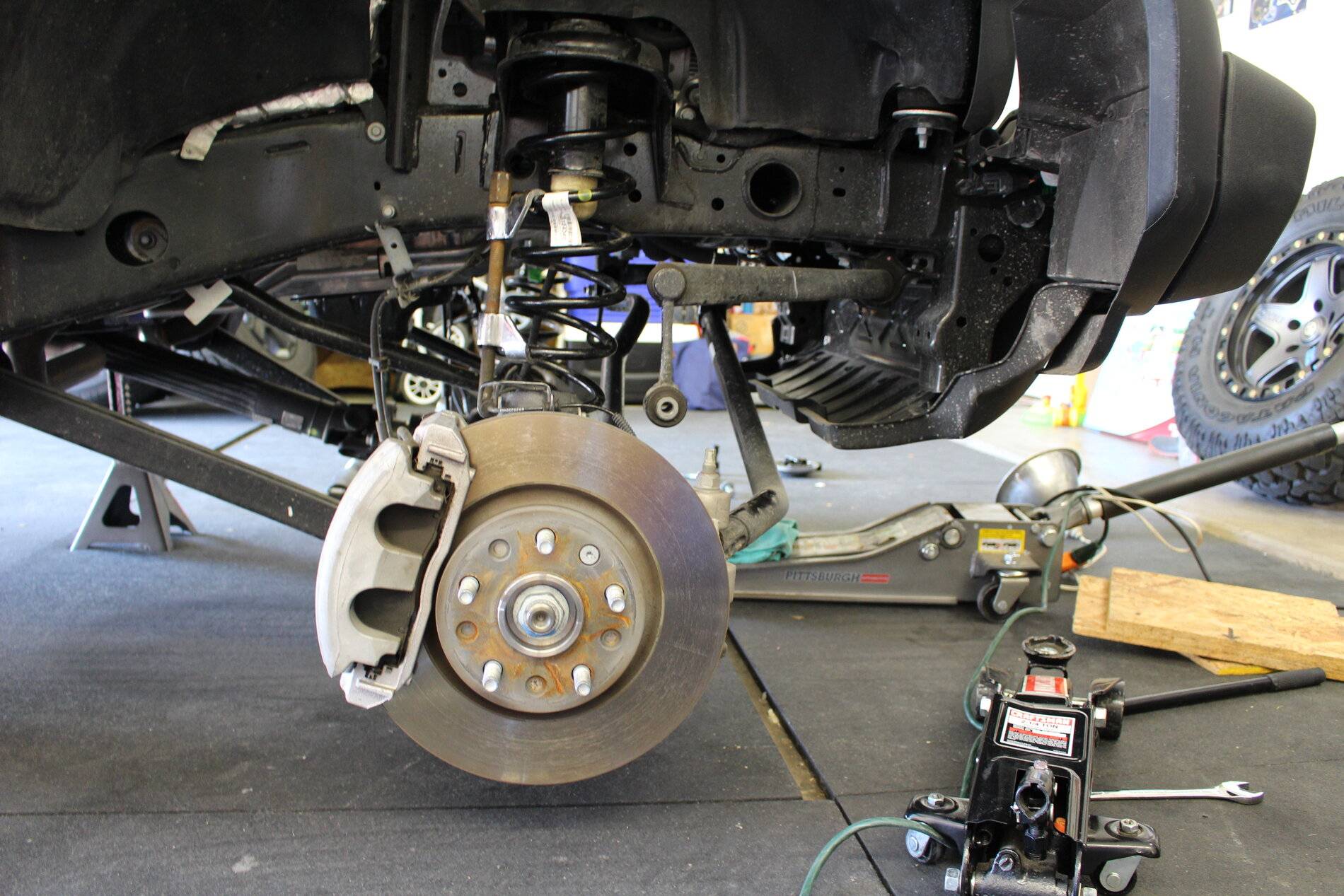 Jeep Wrangler JL Floor Jack for Installing Lift IMG_0248.JPG