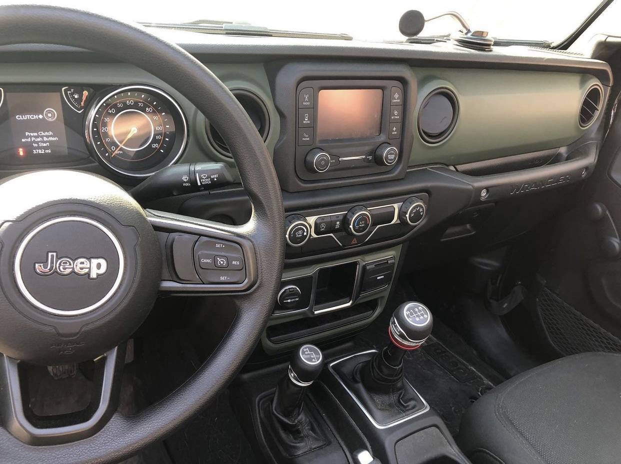 Jeep Wrangler JL Show off your DIY painted dash 47300934-E7EE-4D74-A31C-31744BDE9045
