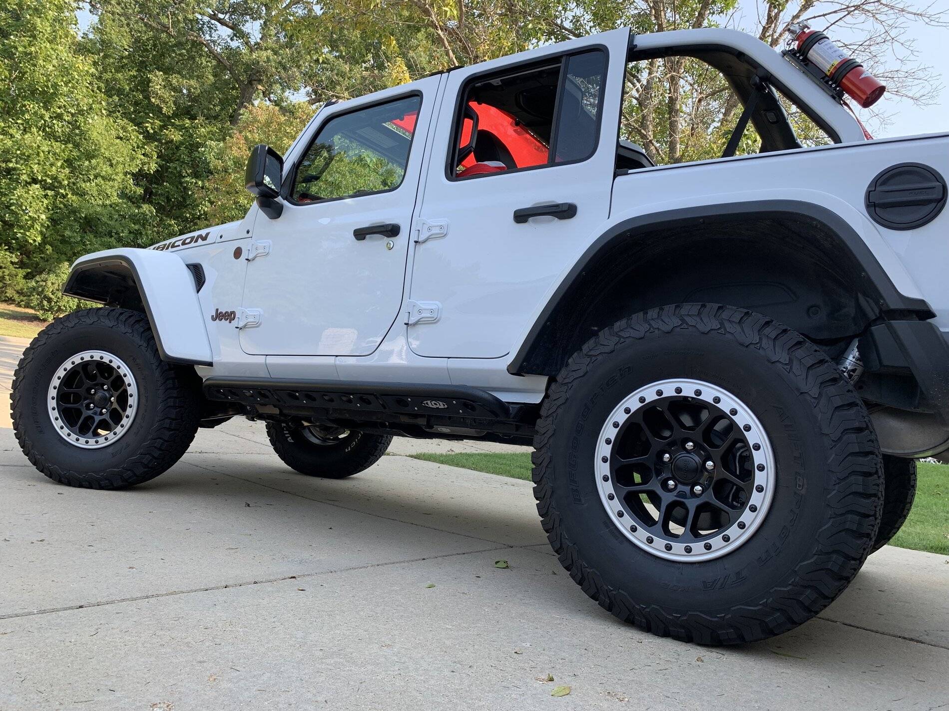 Jeep Wrangler JL White JLR with or without painted fenders? C9EC89AA-9574-46CB-A8B8-0ECB1CFC8AA5