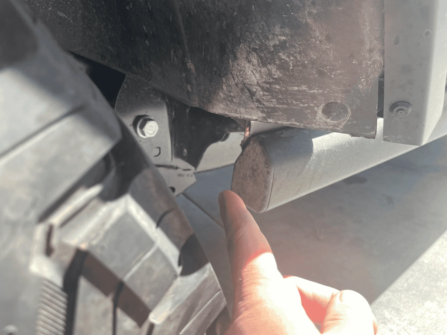Jeep Wrangler JL End Cap Missing from Behind Rock Rail? JLUR 1634514807010