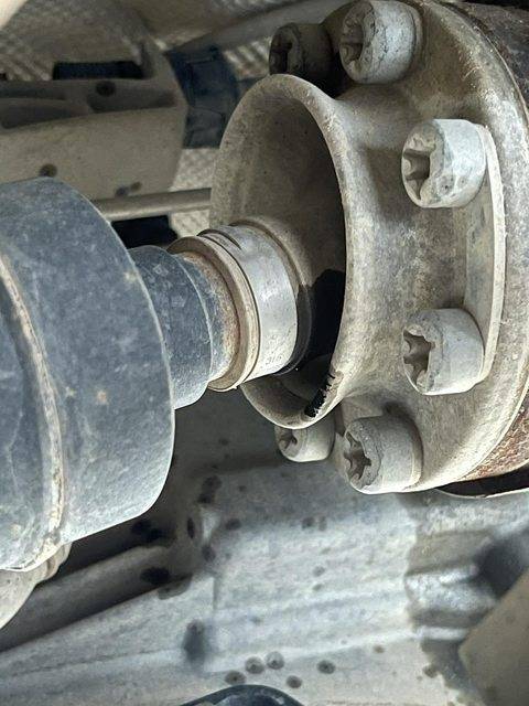 Jeep Wrangler JL Driveshaft CV leak Ibcs18Ql