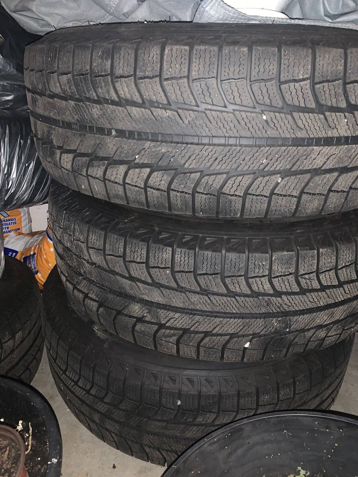 Jeep Wrangler JL Michelin X-ice X2s lightly used 8801424A-52EE-4374-9ABC-15304B0B2A2D