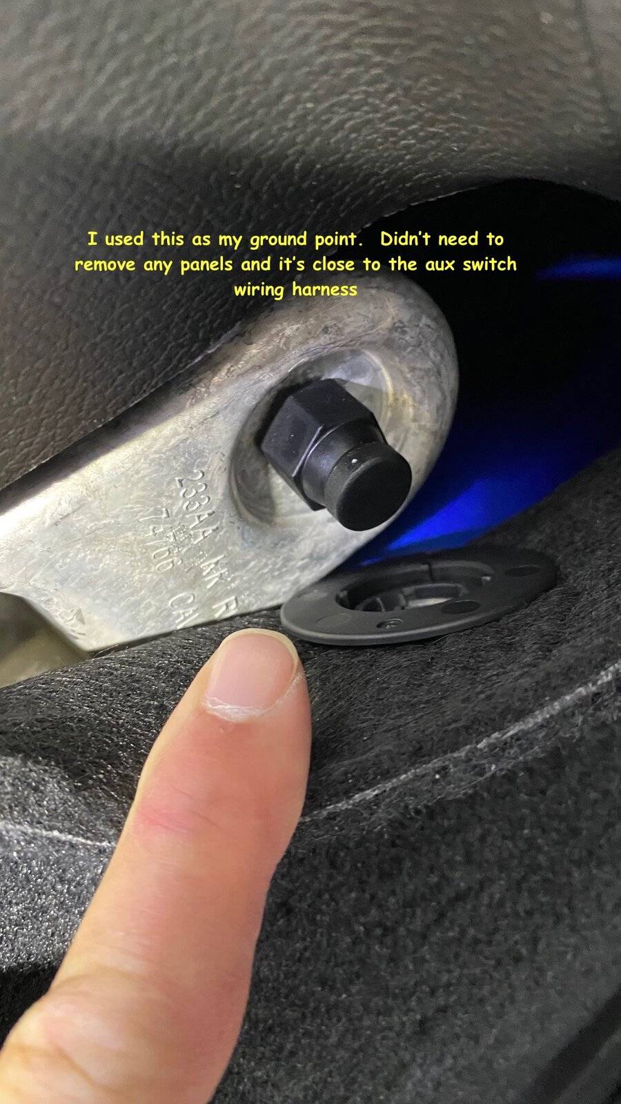 Jeep Wrangler JL Can i splice here for dashcam? ground bolt for dash cam on transmission hum
