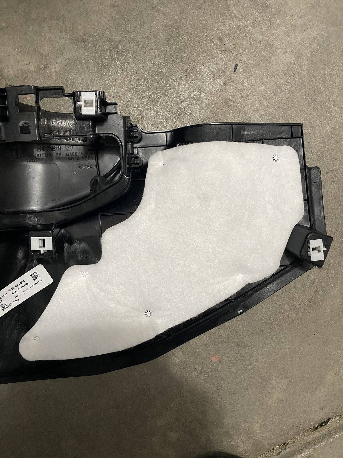 Jeep Wrangler JL How Can We Help? 21-10-26-KickPanelMissingCli