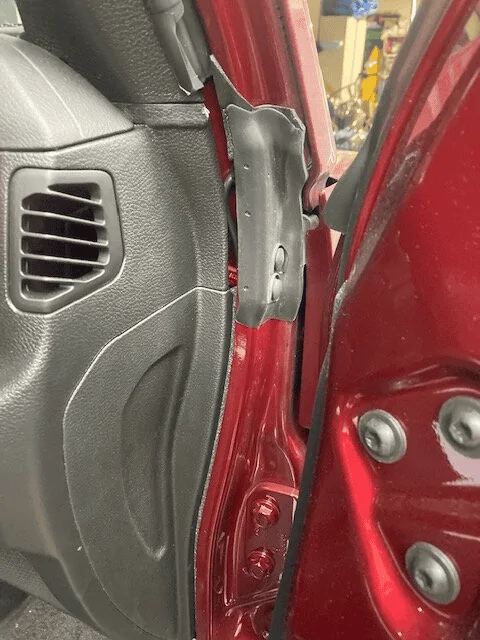 Jeep Wrangler JL Question about Battery Cable bundled with Aux cables 1635298167974