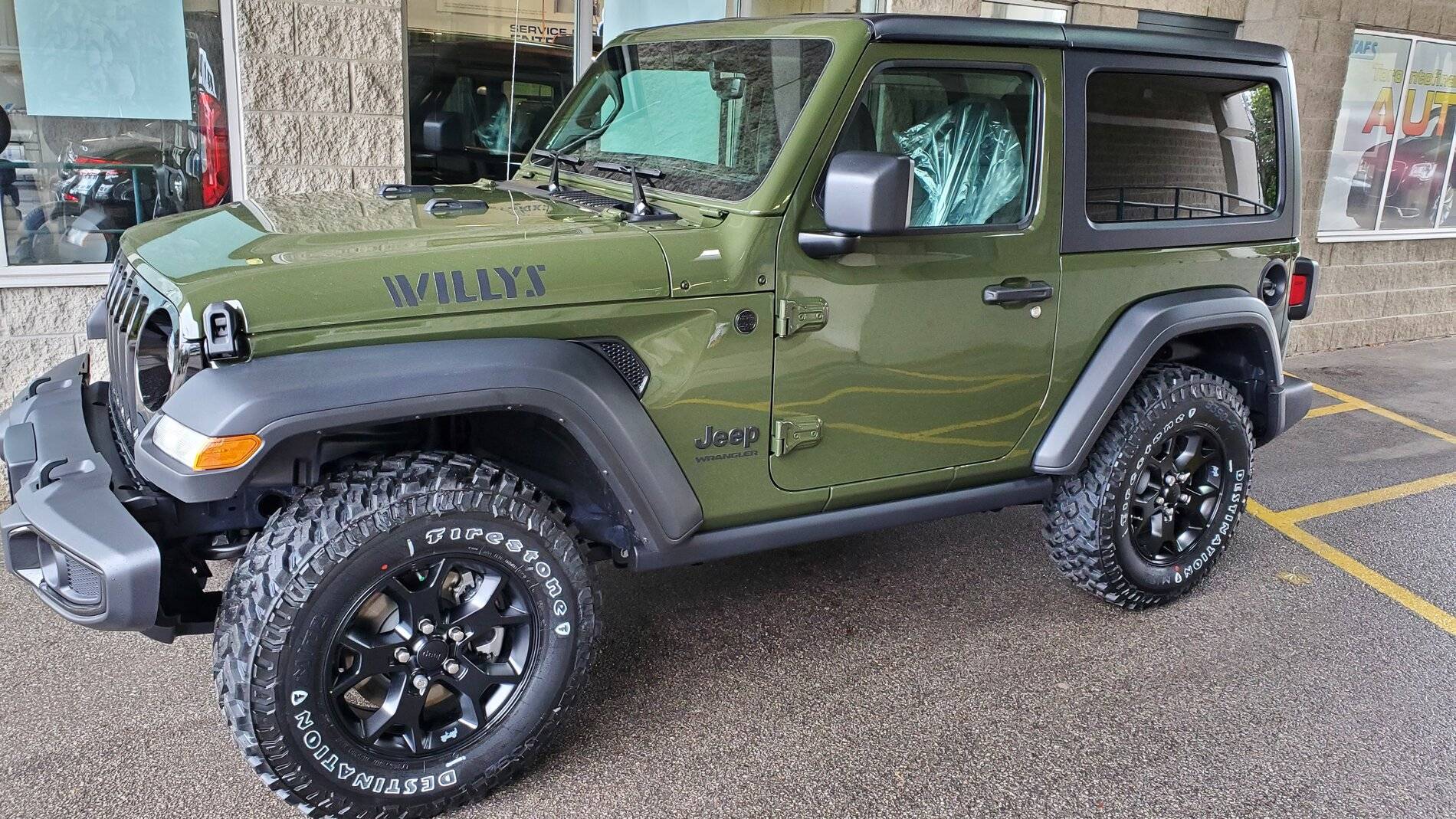 Jeep Wrangler JL Body colored vs black top 20211026_132746