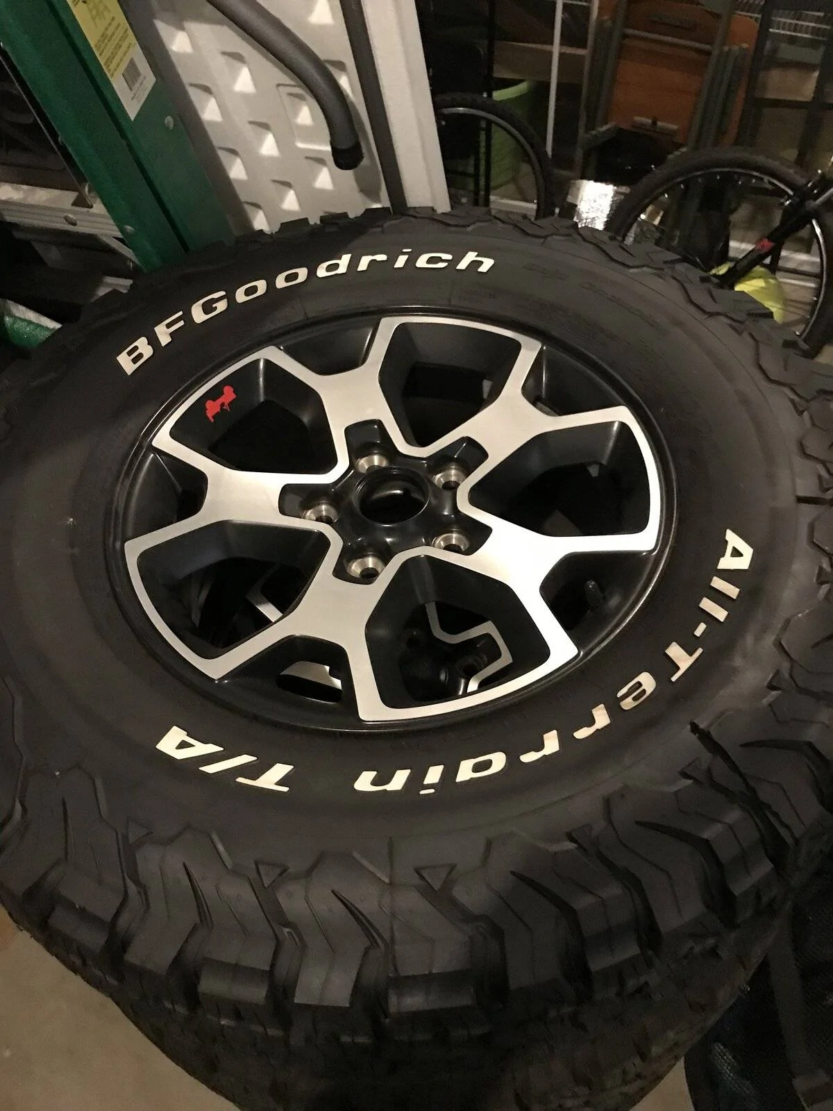 Jeep Wrangler JL JLRU wheels/tires/TPMS B85D3005-0B85-49B3-B32D-9D0A09A7F8A0
